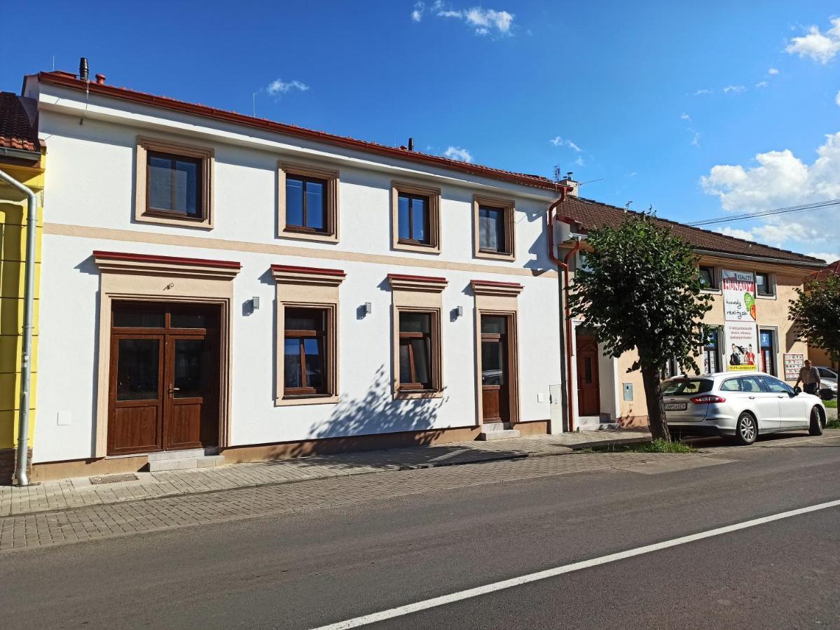 Shiny Star Apartman Spišská Nová Ves Exterior foto